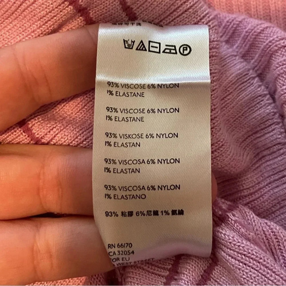 Women’s Urban Outfitters pink textured turtleneck sweater Medium - Picture 5 of 5